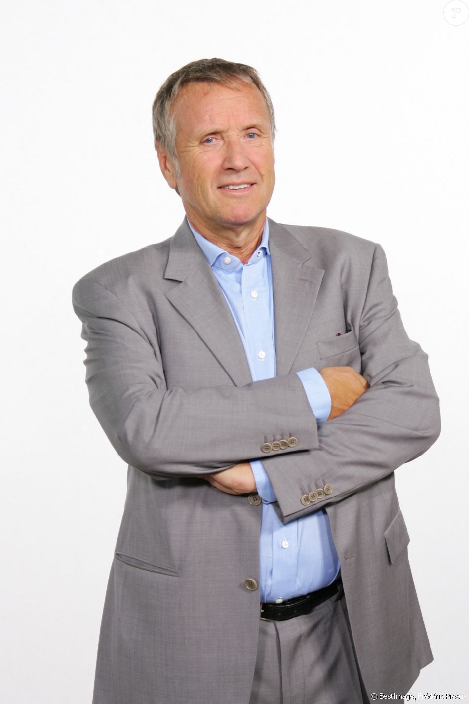 Archives - Yves Rénier - Personnalités en studio lors de la conférence de presse de rentrée TF1 à Paris, le 30 août 2004. © Frédéric Pieau/Bestimage