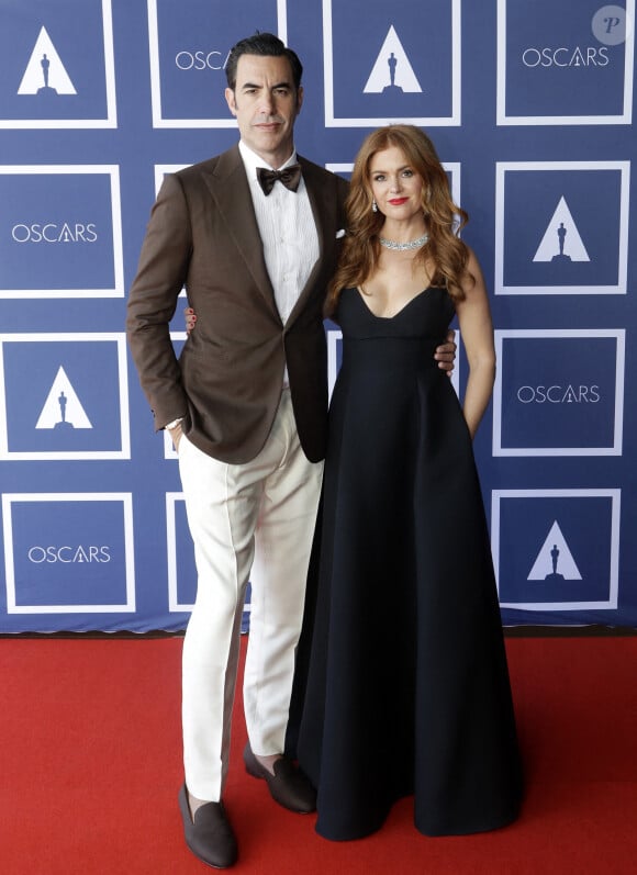 Sacha Baron Cohen et sa femme Isla Fisher à Sydney lors d'une projection des Oscars - 93ème cérémonie des Oscars dans la gare Union Station à Los Angeles, le 25 avril 2021.