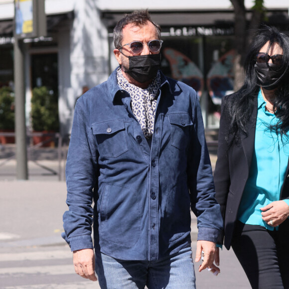 Bernard Montiel, Yamina Benguigui - Arrivées des people à la manifestation de soutien à la famille de Sarah Halimi sur la place du Trocadéro à Paris le 25 avril 2021. © Cyril Moreau/Bestimage