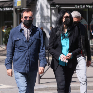 Bernard Montiel, Yamina Benguigui - Arrivées des people à la manifestation de soutien à la famille de Sarah Halimi sur la place du Trocadéro à Paris le 25 avril 2021. © Cyril Moreau/Bestimage