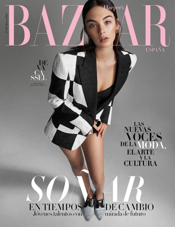 Deva Cassel pose pour la couverture du magazine Harper's BAZAAR Espagne. Avril 2021