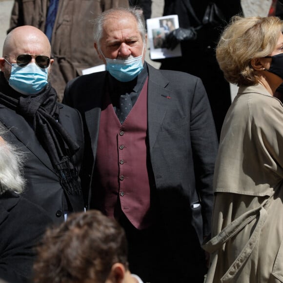 Corinne Touzet, Pierre Santini - Obsèques de Myriam Feune de Colombi (Myriam Vilgrain) en l'église Saint-Roch à Paris. Le 26 avril 2021. © Christophe Clovis/Bestimage