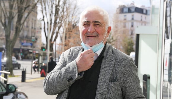 Le chef Guy Savoy quitte les studios de Radio France à Paris, le 11 mars 2021. © Panoramic/Bestimage