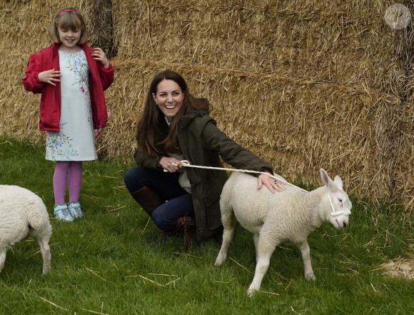 Kate Middleton lors de sa visite d'une ferme de Little Stainton, dans le comté de Durham, le 27 avril 2021. 