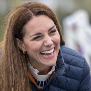 Catherine (Kate) Middleton, duchesse de Cambridge lors d'une visite au projet "Cheesy Waffles" au centre Belmont Community à Durham, Royaume Uni, le 27 avril 2021.