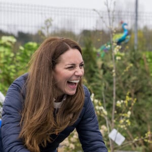 Catherine (Kate) Middleton, duchesse de Cambridge lors d'une visite au projet "Cheesy Waffles" au centre Belmont Community à Durham, Royaume Uni, le 27 avril 2021.