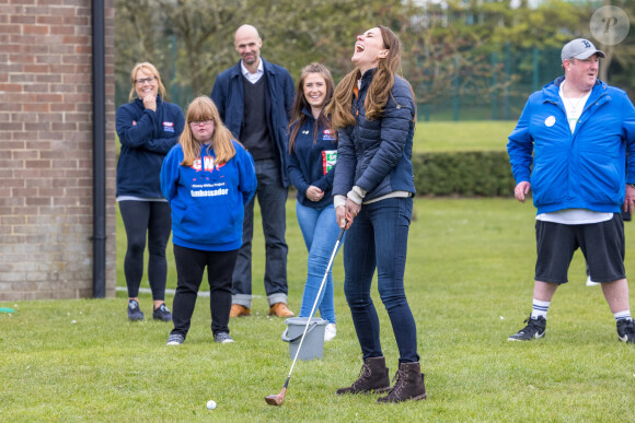 Catherine (Kate) Middleton, duchesse de Cambridge lors d'une visite au projet "Cheesy Waffles" au centre Belmont Community à Durham, Royaume Uni, le 27 avril 2021.