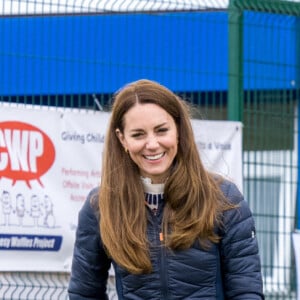 Le prince William, duc de Cambridge, et Catherine (Kate) Middleton, duchesse de Cambridge lors d'une visite au projet "Cheesy Waffles" au centre Belmont Community à Durham, Royaume Uni, le 27 avril 2021.