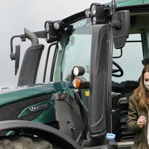 Catherine (Kate) Middleton, duchesse de Cambridge, visite la ferme du manoir à Little Stainton, Royaume Uni, le 27 avril 2021.