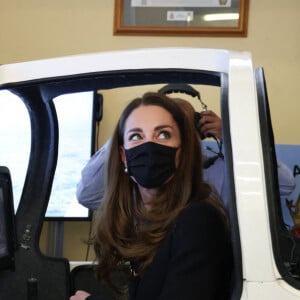 Kate Middleton, duchesse de Cambridge, visite le centre RAF Air Cadets à Londres, le 21 avril 2021, quelques jours après les obsèques du Prince Philip.