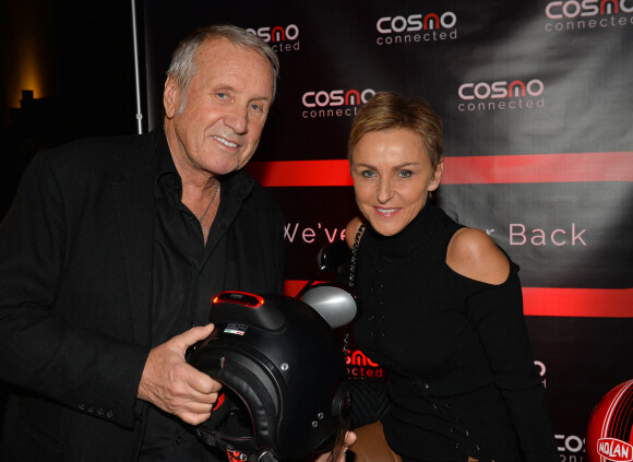 Exclusif - Yves Rénier et sa femme Karin lors de la soirée de lancement de "Cosmo Connected", le premier feu de freinage connecté pour moto, scooter ou vélo au Café de l'Homme à Paris le 25 Janvier 2018. © Guignebourg-Vereen/Bestimage 