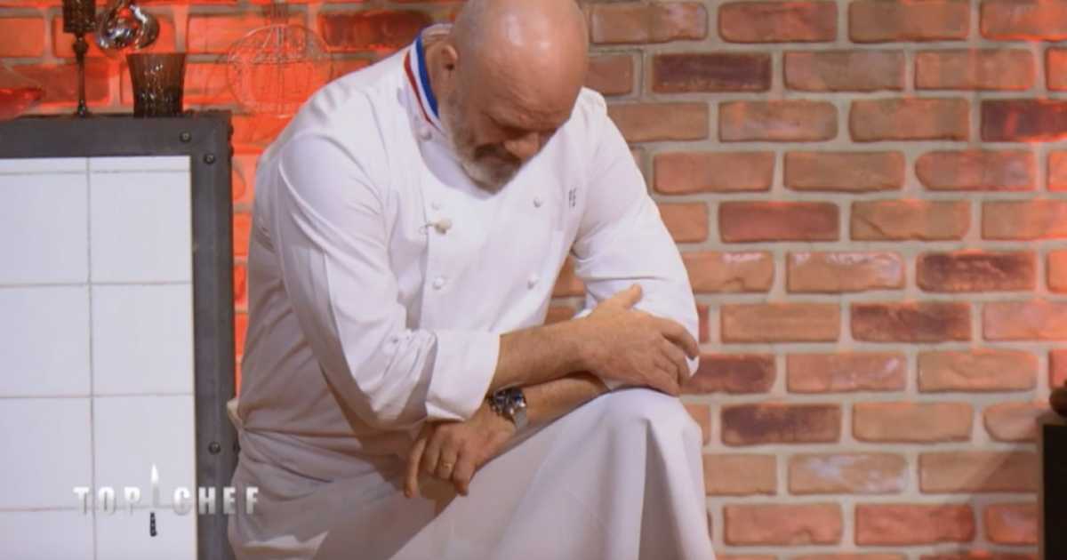 Philippe Etchebest à genoux devant Matthias dans Top Chef 2021