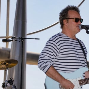 Axel bauer - Balances avant le concert lors de la journée de l'association "Enfant Star & Match" à la Pinede de Juan Les Pins le 8 juillet 2016.