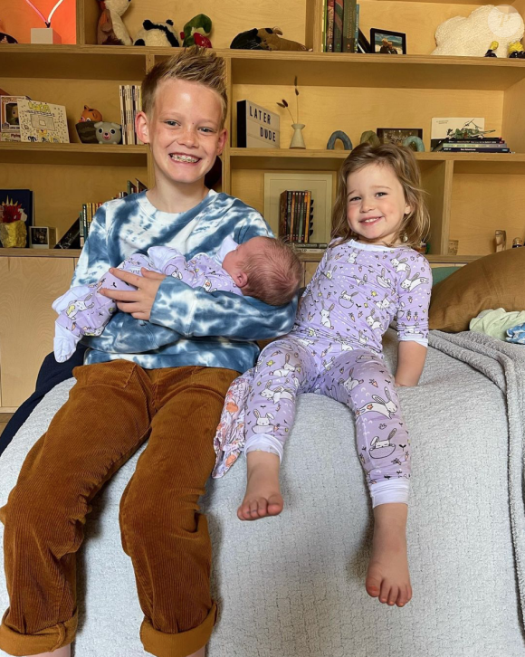 Luca, Banks Violet et leur petite soeur Mae, les trois enfants de Hilary Duff. Avril 2021.