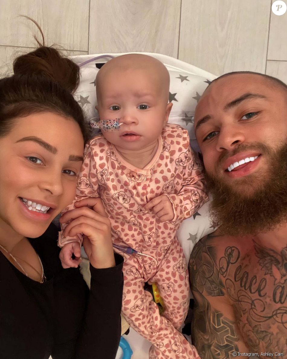 Ashley Cain, sa compagne Safiyya Vorajee et leur fille Azaylia. Février 2021.