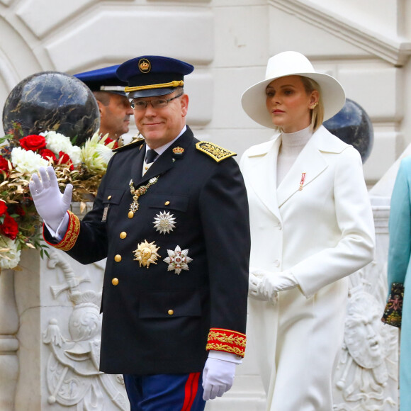 La princesse Charlène de Monaco, le prince Albert II de Monaco - La famille princière de Monaco dans la cour du palais lors de la fête Nationale monégasque à Monaco le 19 novembre 2019. © Olivier Huitel/Pool Monaco/Bestimage 