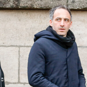 Léa Salamé et son compagnon Raphaël Glucksmann - Obsèques de Sébastien Demorand à la Coupole du crématorium du cimetière du Père-Lachaise à Paris, France, le 31 janvier 2020.