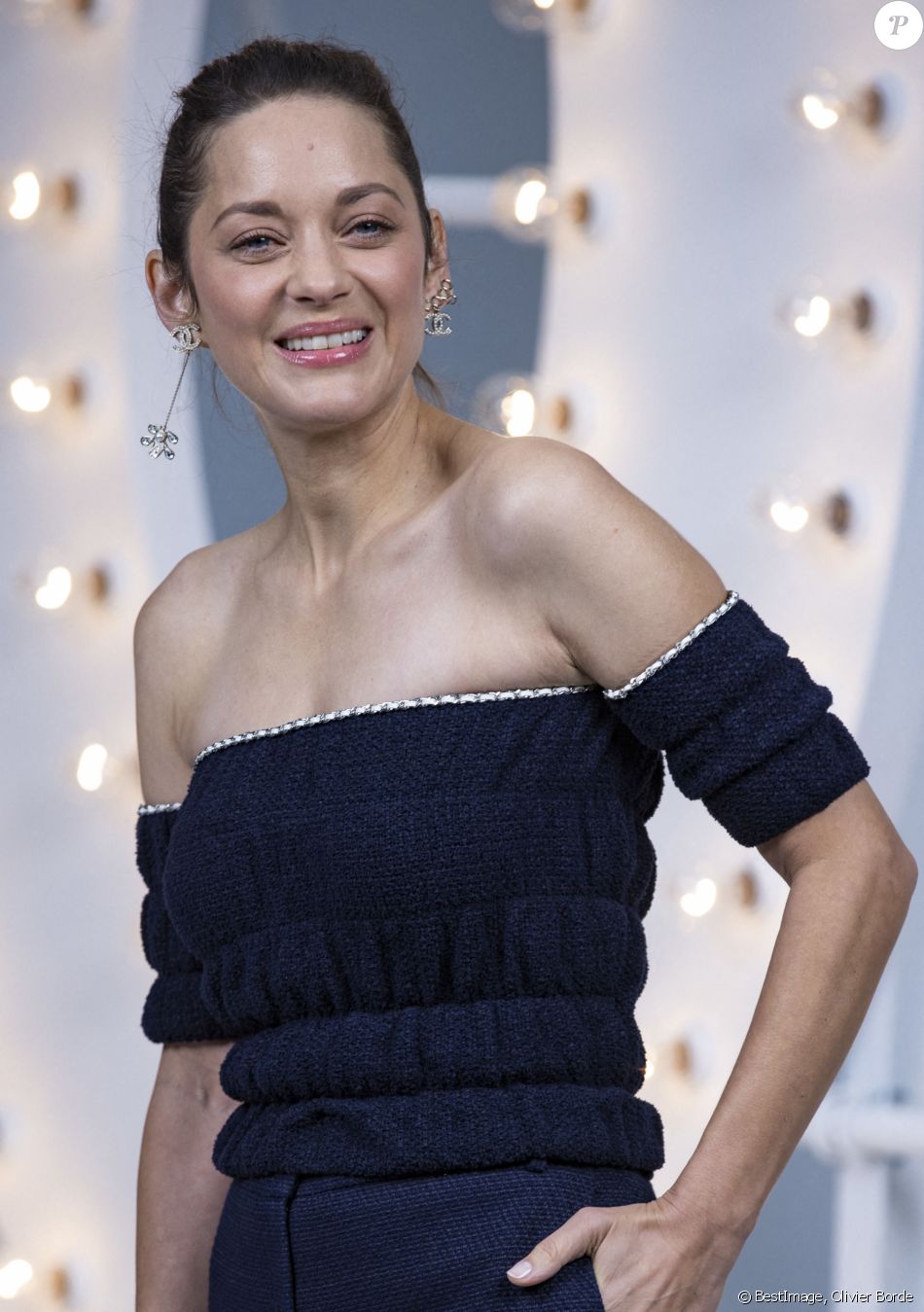 Marion Cotillard - Photocall du défilé de mode prêt-à-porter printemps-été 2021 "Chanel" au Grand Palais à Paris. Le 6 octobre 2020. © Olivier Borde / Bestimage
