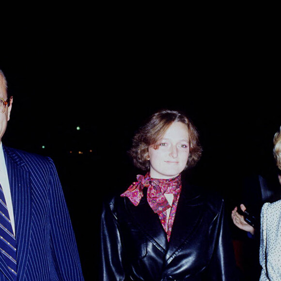 Jacques Chirac avec sa femme Bernadette et sa fille Claude lors d'une soirée.