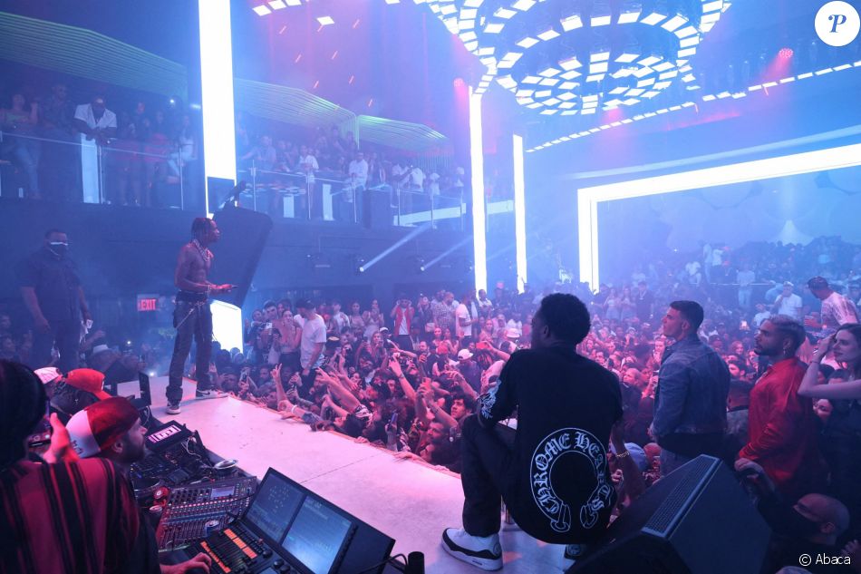 Travis Scott fête son anniversaire au LIV, à Miami. Le 2 mai 2021.