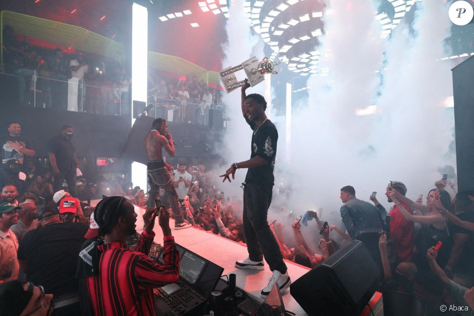 Travis Scott fête son anniversaire au LIV, à Miami. Le 2 mai 2021.