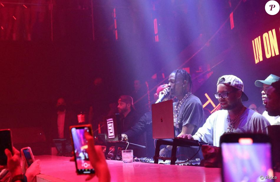 Travis Scott fête son anniversaire au LIV, à Miami. Le 2 mai 2021.
