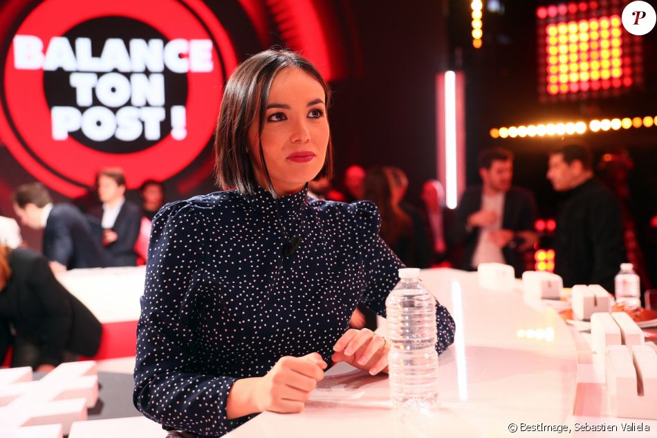 Exclusif - Agathe Auproux - Le "grand débat national" s'est invité sur le plateau de l'émission Balance ton post! , présenté par l'animateur Cyril Hanouna sur C8 vendredi soir 25 janvier 2019 . © Sebastien Valiela / Bestimage