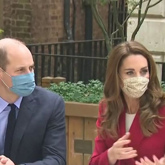 Le prince William, duc de Cambridge, et Catherine (Kate) Middleton, duchesse de Cambridge, visitent l'hôpital St. Bartholomew dans le cadre du projet photographique "Hold Still". Londres. Le 20 octobre 2020.