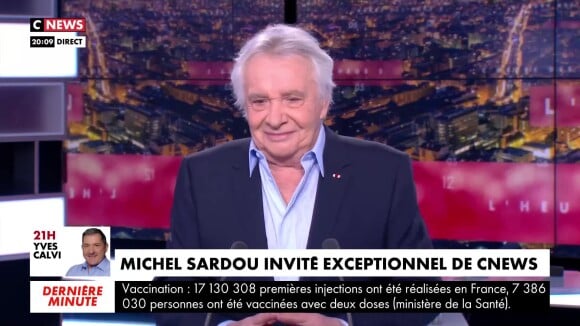 Michel Sardou sur le plateau de L'Heure des Pros.