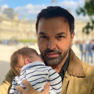 Kamel Ouali papa pour la 1e fois, il présente son fils Rock sur Instagram