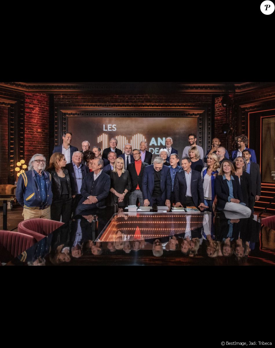 Exclusif - Luis Rego, Léa Salamé, Marc Fauvelle, Fabrice, Jacques vendroux, Yolaine de La Bigne, Christian Morin, Jean-jacques Bourdin, Jérome Garcin, André Torrent, Julie Leclerc, Pascal Praud, Julien Courbet, Jacques Mailhot, Laurent Ruquier, Georges Lang, Jean-Bernard Hebey, Yves Calvi, Marc-Olivier Fogiel, manu Levy, Maryse Gildas, Elodie Gossuin, Ali Rebeihi, Fred Musa, Pascale Clark, Sophie Garel, Matthieu Belliard, Maxime Veyrier - Backstage de l'enregistrement de l'émission "On Est En Direct" (OEED), Spéciale 100 ans de la radio, présentée par L.Ruquier, diffusée sur France 2 le 8 mai © Jack Tribeca / Bestimage