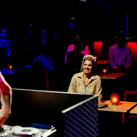 La reine Maxima des Pays-Bas assiste au concert de la fondation "More Music in the Classroom" à Roermond, le 11 mai 2021. Cette association vise à promouvoir l'éducation musicale à l'école primaire aux Pays-Bas.