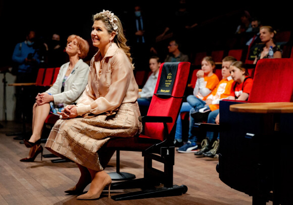 La reine Maxima des Pays-Bas assiste au concert de la fondation "More Music in the Classroom" à Roermond, le 11 mai 2021. Cette association vise à promouvoir l'éducation musicale à l'école primaire aux Pays-Bas.