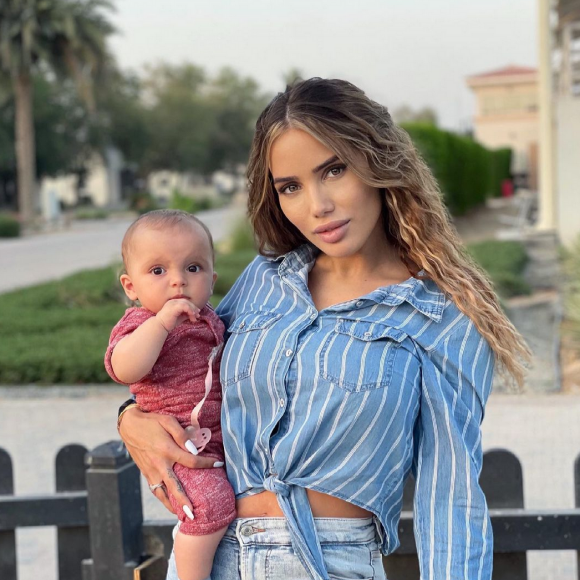 Manon Marsault (Les Marseillais) s'est encore une fois offert une augmentation mammaire - Instagram