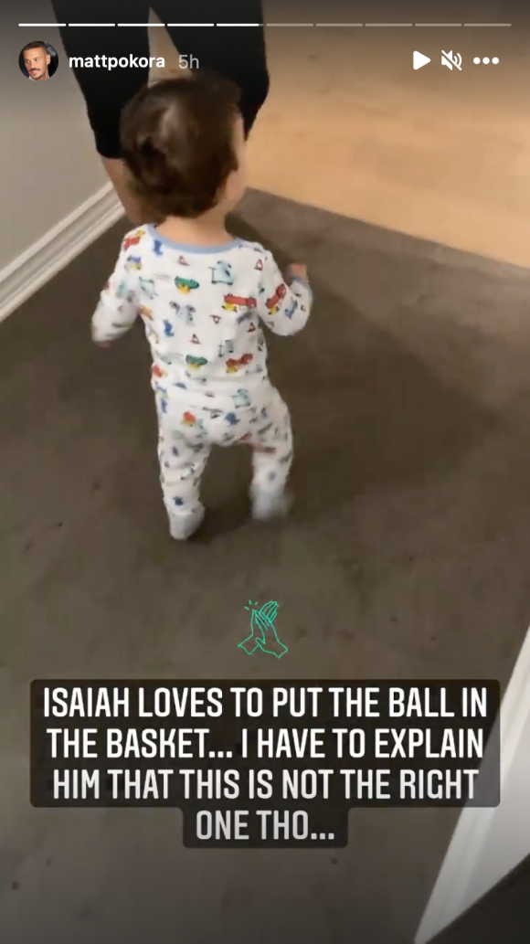 Isaiah, le fils aîné de M. Pokora et Christina Milian, est déjà très habile au basket mais vise le mauvais panier. Story Instagram du 12 mai 2021.