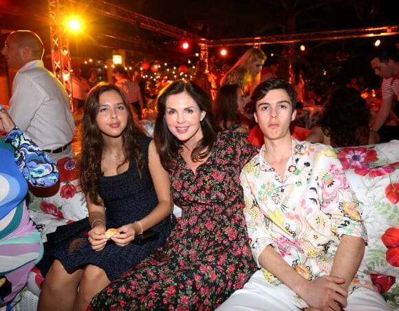 Exclusif - Caroline Barclay et ses enfants Vincent et Clara - Traditionnelle soirée d'anniversaire du Byblos sur le thème de la Dolce Vita à Saint-Tropez, le 19 juillet 2018.