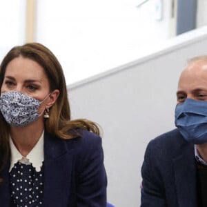 Le prince William, duc de Cambridge, et Catherine (Kate) Middleton, duchesse de Cambridge, lors d'une visite à la Base25 à Wolverhampton, Royaume Uni, le 13 mai 2021.