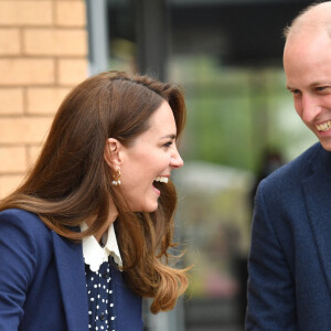 Le prince William, duc de Cambridge, et Catherine (Kate) Middleton, duchesse de Cambridge, lors d'une séance de santé mentale et de bien-être lors d'une visite à The Way Youth Zone à Wolverhampton, Royaume Uni, le 13 mai 2021.