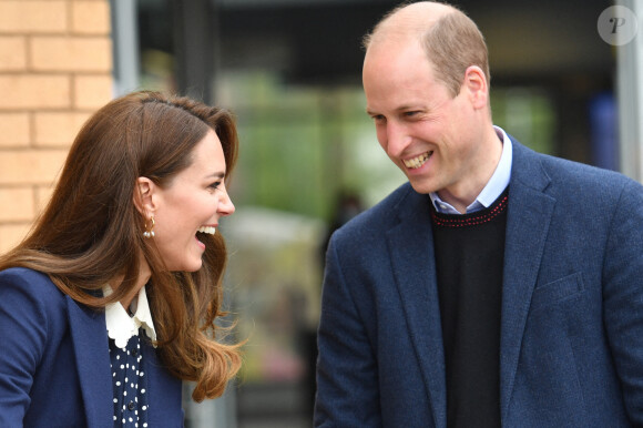 Le prince William, duc de Cambridge, et Catherine (Kate) Middleton, duchesse de Cambridge, lors d'une séance de santé mentale et de bien-être lors d'une visite à The Way Youth Zone à Wolverhampton, Royaume Uni, le 13 mai 2021.