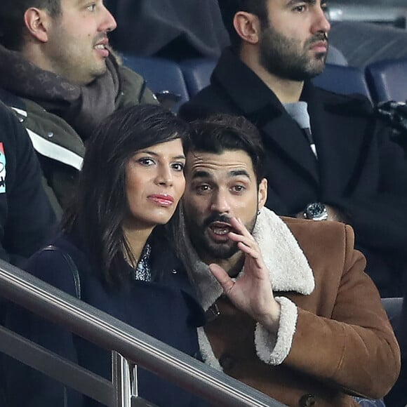 La chanteuse Zaho et Florent Mothe - Célébrités dans les tribunes du parc des princes lors du match de football de ligue 1, Paris Saint-Germain (PSG) contre FC Nantes à Paris, France, le 18 novembre 2017. Le PSG a gagné 4-1. 
