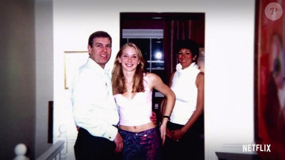 Le prince Andrew, Virginia Roberts, mineure à l'époque, et Ghislaine Maxwell, la compagne de Jeffrey Epstein, dans le documentaire "Jeffrey Epstein : Filthy Rich" sur Netflix.