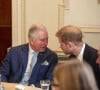 Interrogé sur les propos de son fils Harry, le prince Charles a préféré ignorer la question d'un journaliste lors d'une visite officielle.