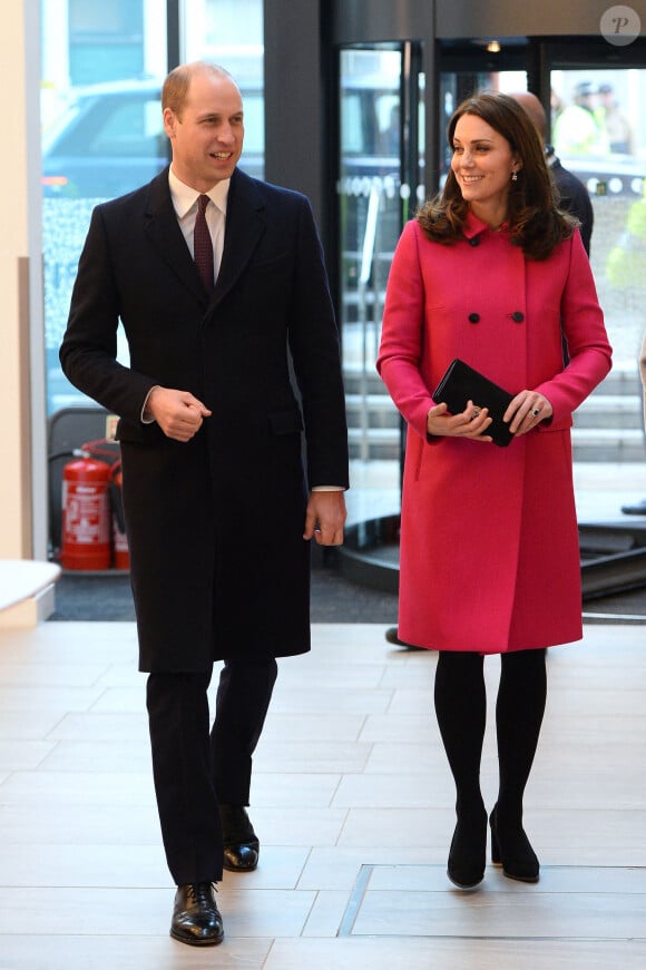 Le prince William, duc de Cambridge, et Catherine Kate Middleton (enceinte) duchesse de Cambridge arrivent à l'université de Coventry le 16 janvier 2018. Ils entrent dans le building "Science and Health"
