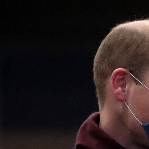 Le prince William, duc de Cambridge, et Catherine Kate Middleton, duchesse de Cambridge prennent un train à la Gare d'Euston pour une tournée à travers le Royaume Uni le 6 décembre 2020.