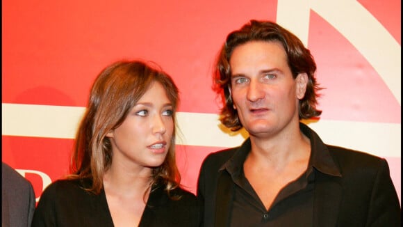 Frédéric Beigbeder révèle pourquoi sortir avec Laura Smet a été "un peu angoissant"