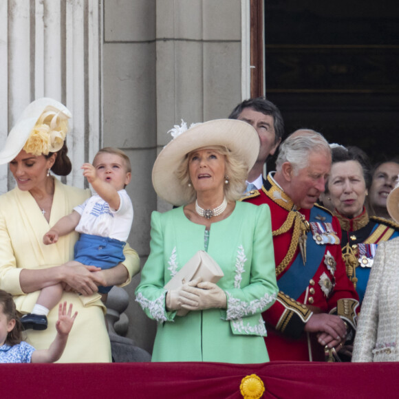 Le prince William, Kate Middleton, le prince George, la princesse Charlotte, le prince Louis, Camilla Parker Bowles, le prince Charles - La famille royale au balcon du palais de Buckingham lors de la parade Trooping the Colour. Londres, le 8 juin 2019.