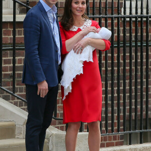 Le prince William arrive à l'hôpital St Marys après que sa femme Kate Middleton ait donné naissance à leur troisième enfant à Londres. Le 23 avril 2018.