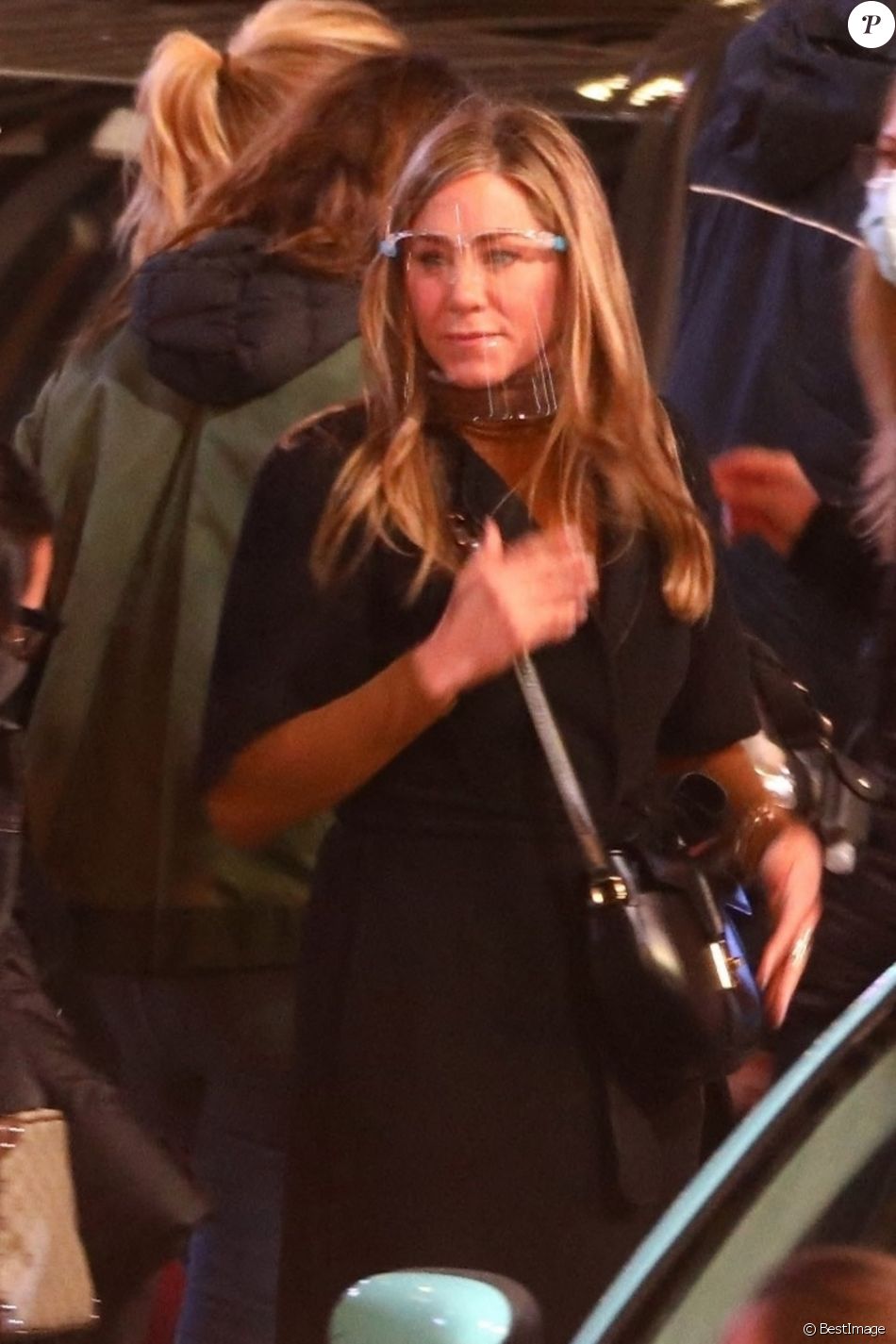 Jennifer Aniston sur le tournage de la série "The Morning Show" à Los Angeles, le 11 mars 2021.