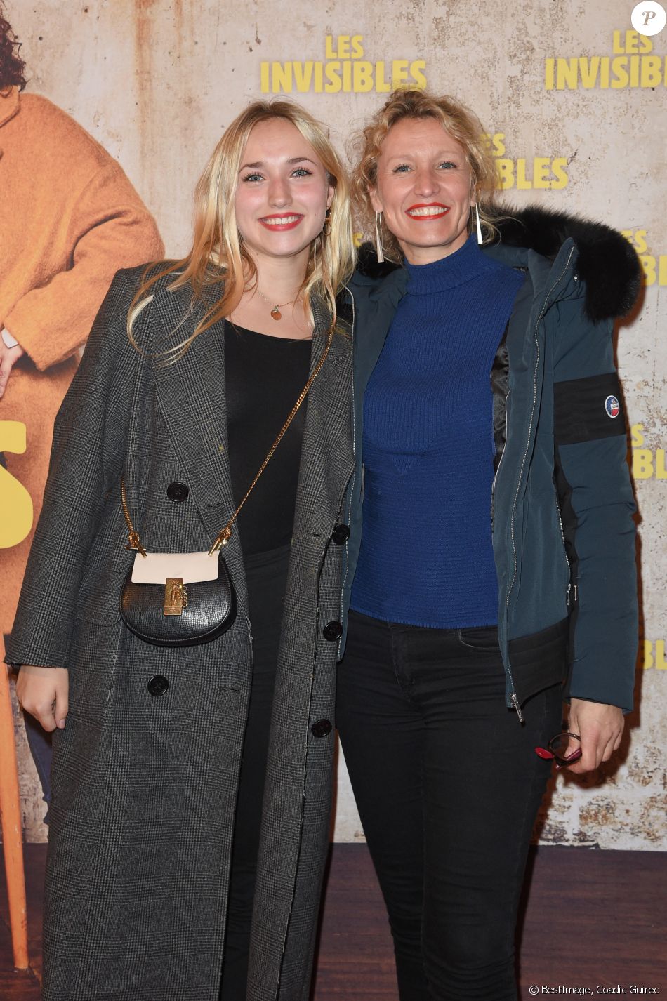 Chloé Jouannet et sa mère Alexandra Lamy - Avant-première du film "Les Invisibles" au cinéma Gaumont Opéra à Paris, le 7 janvier 2019. © Coadic Guirec/Bestimage
