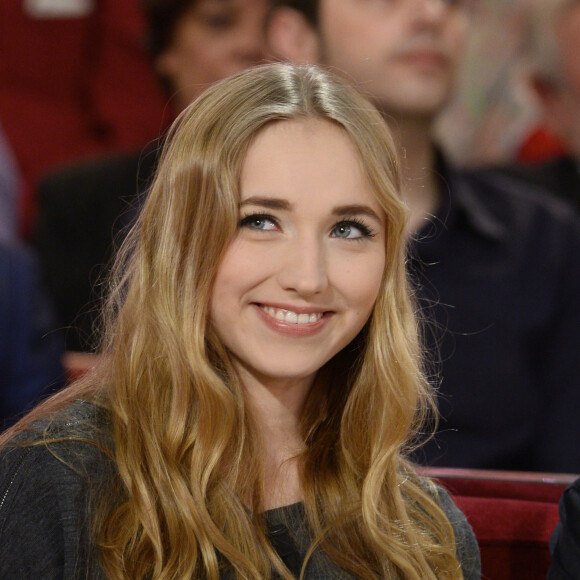 Chloé Jouannet - Enregistrement de l'émission "Vivement Dimanche" à Paris le 19 mars 2014.